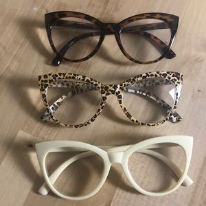 Betray Johnson Fashion Readers (+1.50)